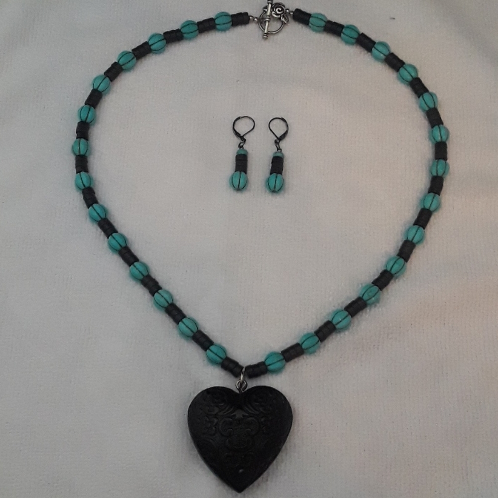 Handmade stone necklace and earring set